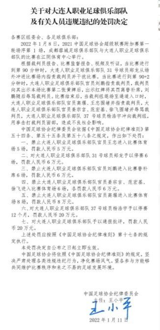 这是一场型男的时装走秀，梁家辉补缀精美的胡须和郭富城顺滑亮光的背头将权利在握的成熟汉子的魅力彰显得豪气逼人。